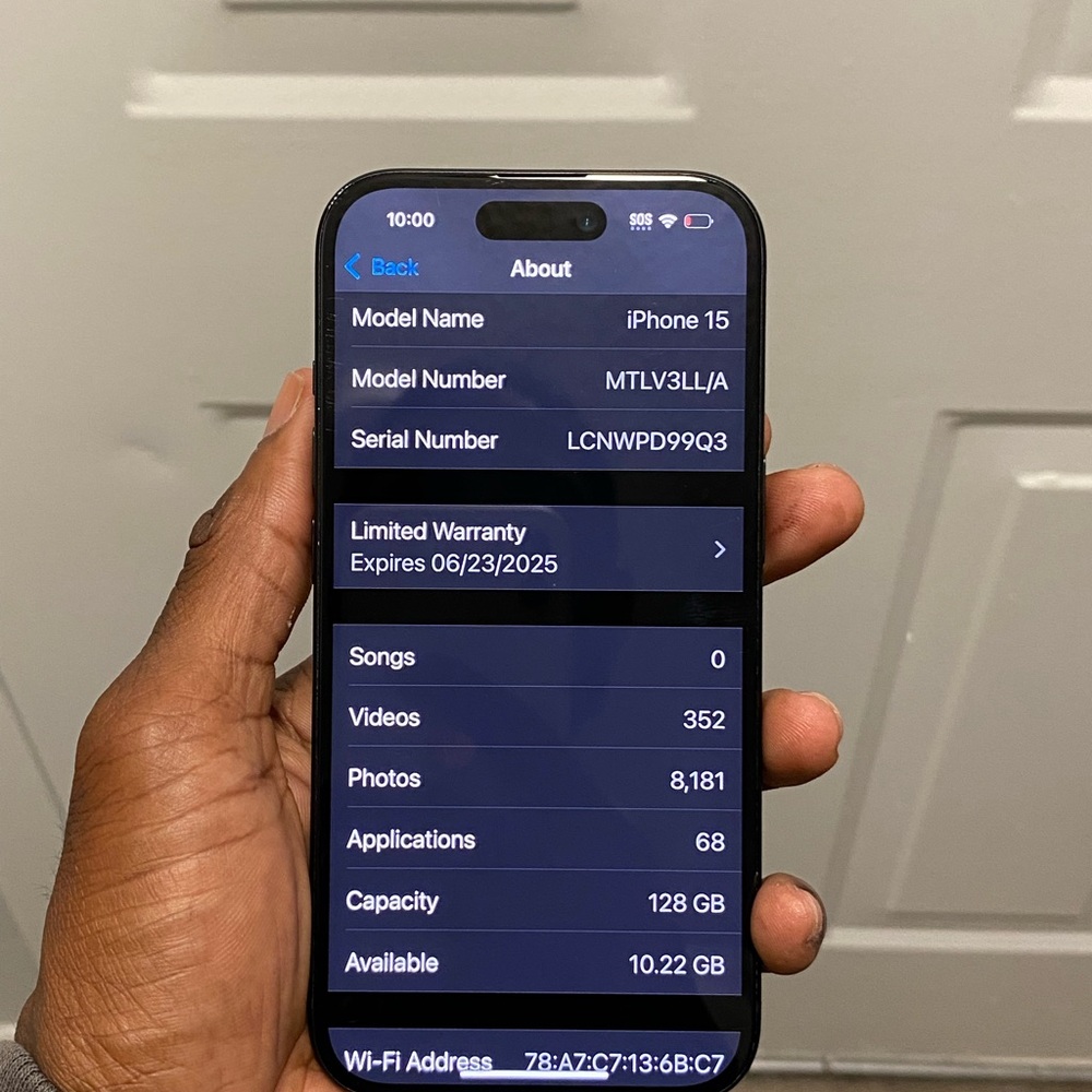 Apple iPhone 15 - Midnight Black